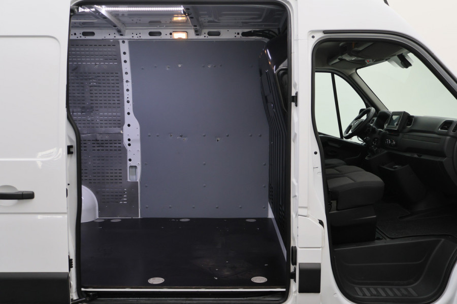 Renault Master T35 2.3 dCi 180 L2H2 3-Zits, Camera, Apple Carplay, Trekhaak, Cruise, PDC