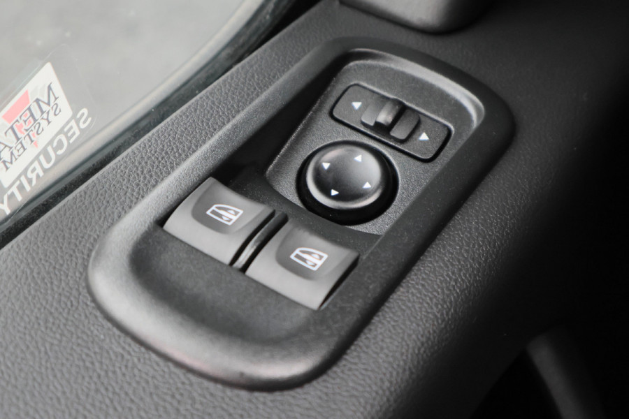 Renault Master T35 2.3 dCi 180 L2H2 3-Zits, Camera, Apple Carplay, Trekhaak, Cruise, PDC