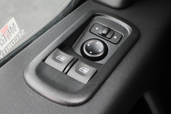 Renault Master T35 2.3 dCi 180 L2H2 3-Zits, Camera, Apple Carplay, Trekhaak, Cruise, PDC
