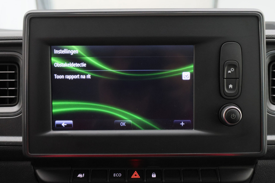 Renault Master T35 2.3 dCi 180 L2H2 3-Zits, Camera, Apple Carplay, Trekhaak, Cruise, PDC