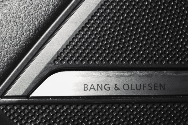 Audi A6 Avant 55 TFSI e quattro S edition Competition | S/K-Panodak | Adapt. Cruise | Stoelverw. | PDC | Camera | NAV + App. Connect | ECC | Elek. Klep | LM 21" |