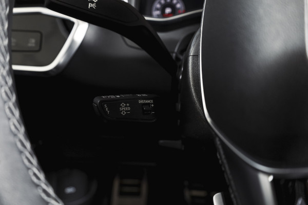 Audi A6 Avant 55 TFSI e quattro S edition Competition | S/K-Panodak | Adapt. Cruise | Stoelverw. | PDC | Camera | NAV + App. Connect | ECC | Elek. Klep | LM 21" |