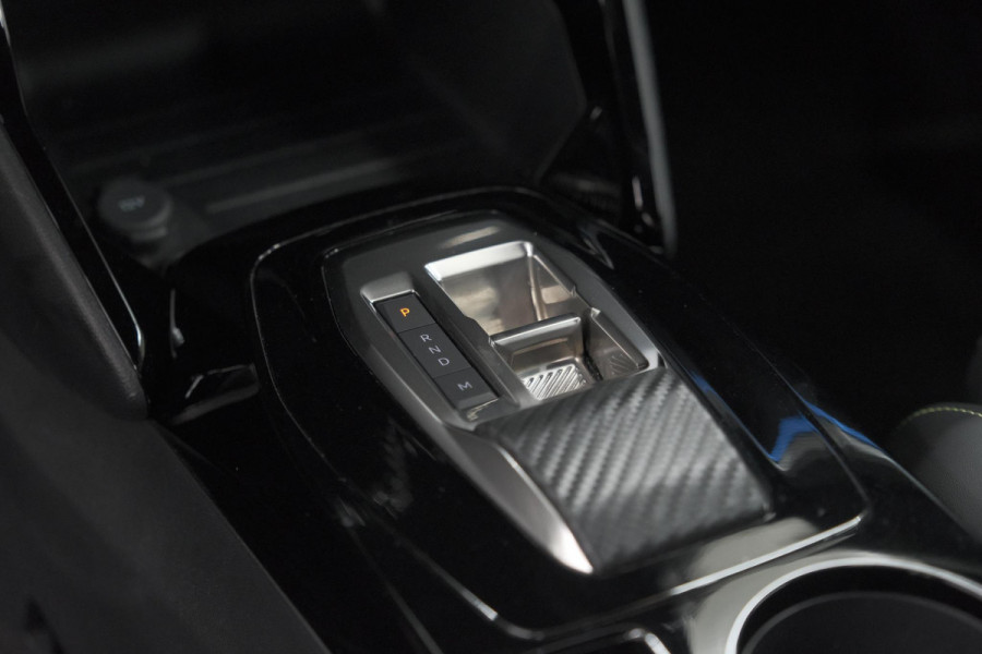 Peugeot 208 1.2 Hybrid 145 e-DCS6 GT | Alcantara Pakket | Camera | Apple Carplay | Stoelverwarming