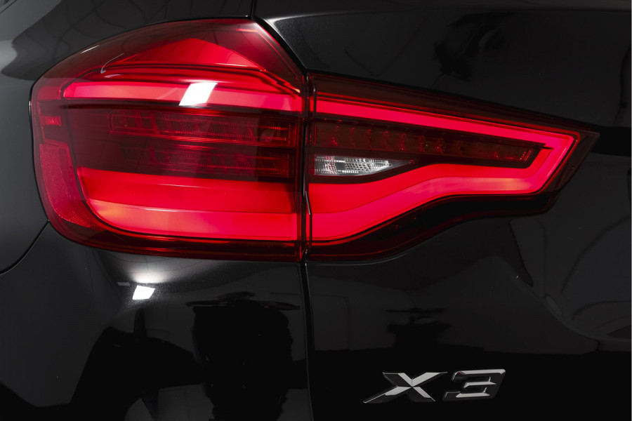 BMW X3 xDrive20i 184 PK High Executive Org. NL | M-Sport | Afn. Trekhaak | All season | Cruise | Stoelverw. | PDC | Camera | NAV | ECC | Elek. Klep | LM 20" |