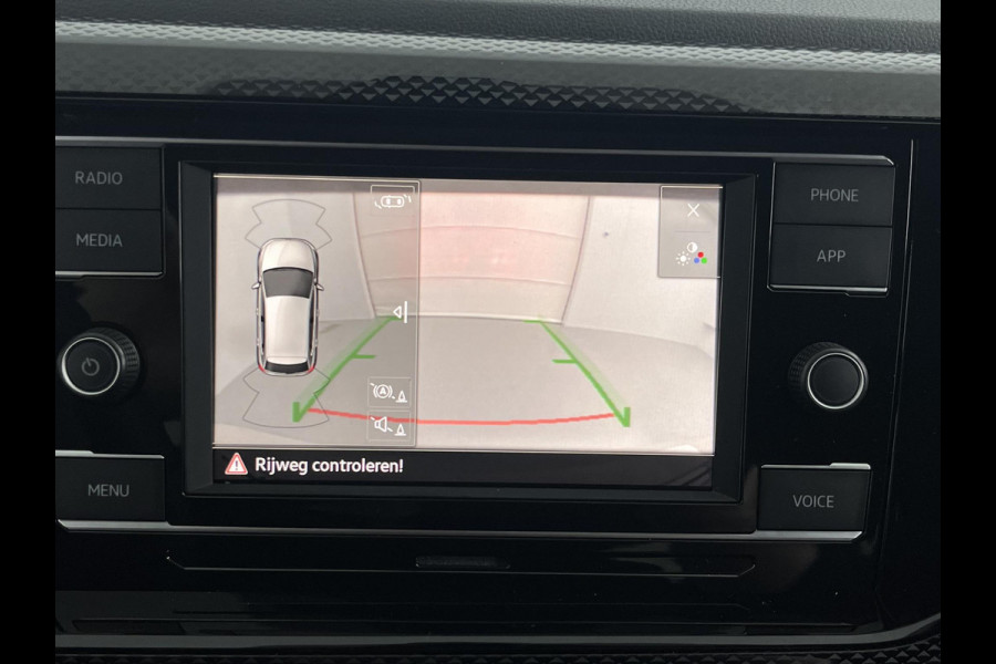 Volkswagen Polo 1.0 TSI Life 95 pk | Navigatie via App | Parkeersensoren | Achteruitrijcamera | Adaptieve cruise control | Stoelverwarming | Lane assist | LED |