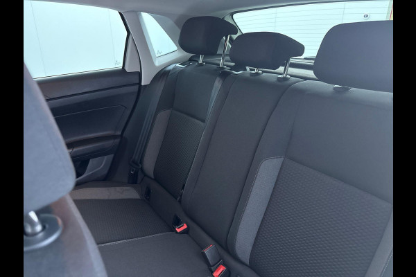 Volkswagen Polo 1.0 TSI Life 95 pk | Navigatie via App | Parkeersensoren | Achteruitrijcamera | Adaptieve cruise control | Stoelverwarming | Lane assist | LED |