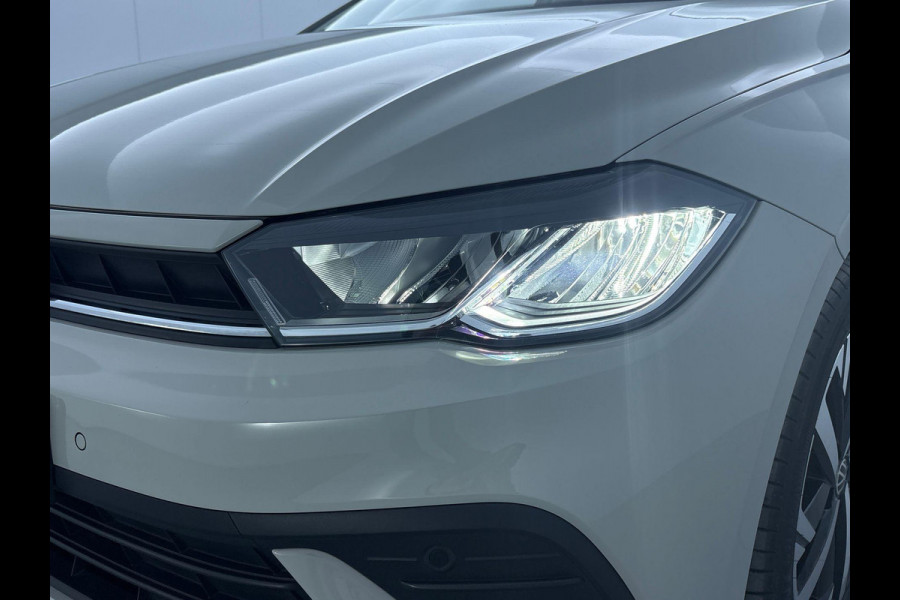 Volkswagen Polo 1.0 TSI Life 95 pk | Navigatie via App | Parkeersensoren | Achteruitrijcamera | Adaptieve cruise control | Stoelverwarming | Lane assist | LED |