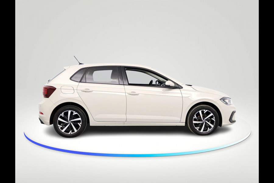 Volkswagen Polo 1.0 TSI Life 95 pk | Navigatie via App | Parkeersensoren | Achteruitrijcamera | Adaptieve cruise control | Stoelverwarming | Lane assist | LED |