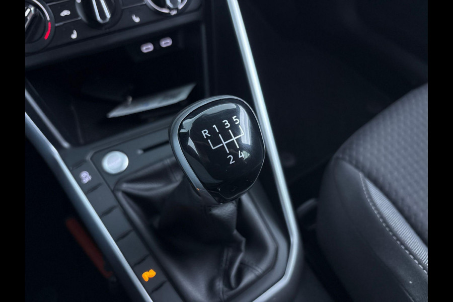 Volkswagen Polo 1.0 TSI Life 95 pk | Navigatie via App | Parkeersensoren | Achteruitrijcamera | Adaptieve cruise control | Stoelverwarming | Lane assist | LED |