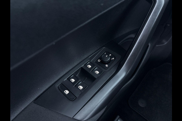 Volkswagen Polo 1.0 TSI Life 95 pk | Navigatie via App | Parkeersensoren | Achteruitrijcamera | Adaptieve cruise control | Stoelverwarming | Lane assist | LED |
