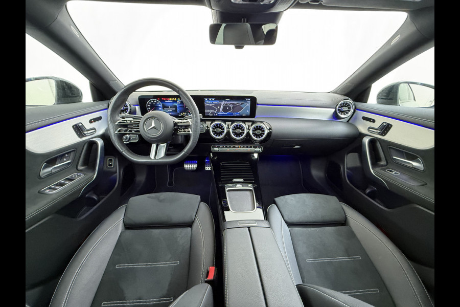 Mercedes-Benz CLA-Klasse CLA 250 e AMG line | Panorama Multibeam HUD Keyless Dodehoek