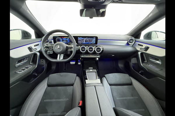 Mercedes-Benz CLA-Klasse CLA 250 e AMG line | Panorama Multibeam HUD Keyless Dodehoek