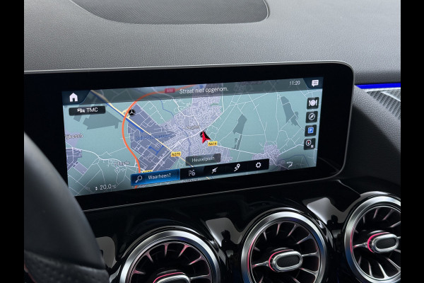 Mercedes-Benz GLA GLA 250 4MATIC AMG Line | Trekhaak Panorama Dodehoek Sfeerverlichting
