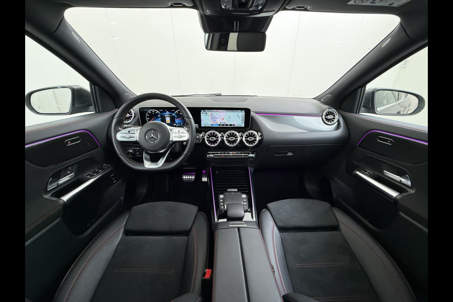 Mercedes-Benz GLA GLA 250 4MATIC AMG Line | Trekhaak Panorama Dodehoek Sfeerverlichting