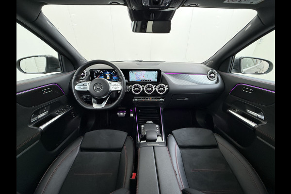 Mercedes-Benz GLA GLA 250 4MATIC AMG Line | Trekhaak Panorama Dodehoek Sfeerverlichting