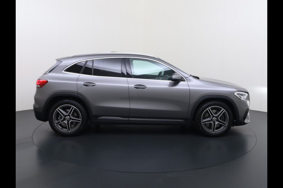 Mercedes-Benz GLA GLA 250 4MATIC AMG Line | Trekhaak Panorama Dodehoek Sfeerverlichting