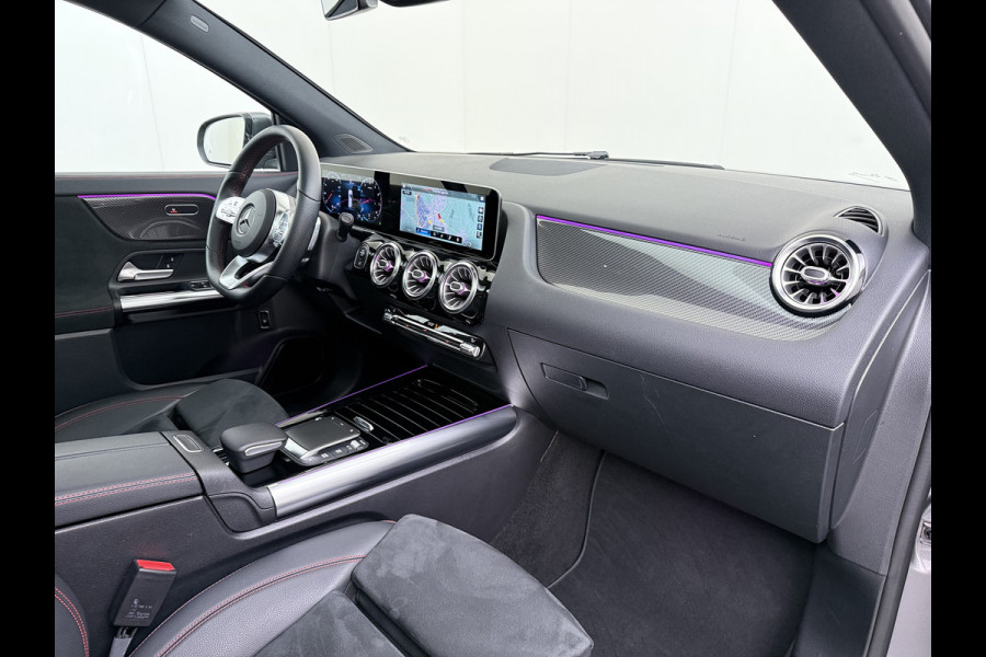 Mercedes-Benz GLA GLA 250 4MATIC AMG Line | Trekhaak Panorama Dodehoek Sfeerverlichting