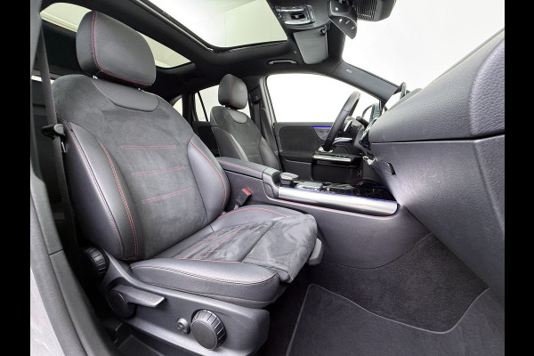 Mercedes-Benz GLA GLA 250 4MATIC AMG Line | Trekhaak Panorama Dodehoek Sfeerverlichting