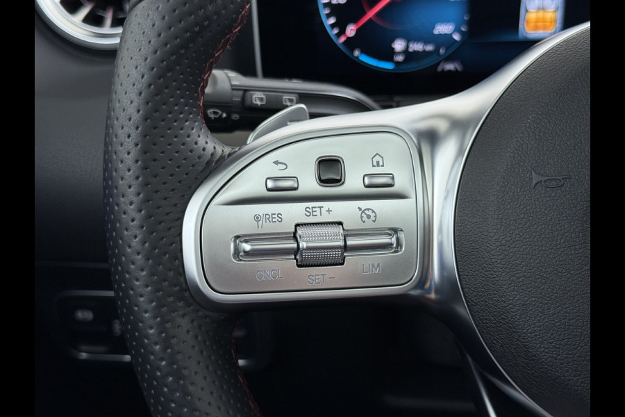 Mercedes-Benz GLA GLA 250 4MATIC AMG Line | Trekhaak Panorama Dodehoek Sfeerverlichting