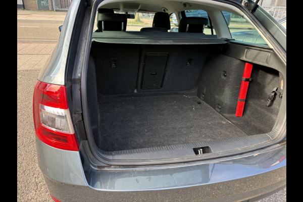 Škoda Octavia Combi 1.5 TSI DSG Greentech Ambition Business Automaat