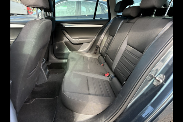 Škoda Octavia Combi 1.5 TSI DSG Greentech Ambition Business Automaat