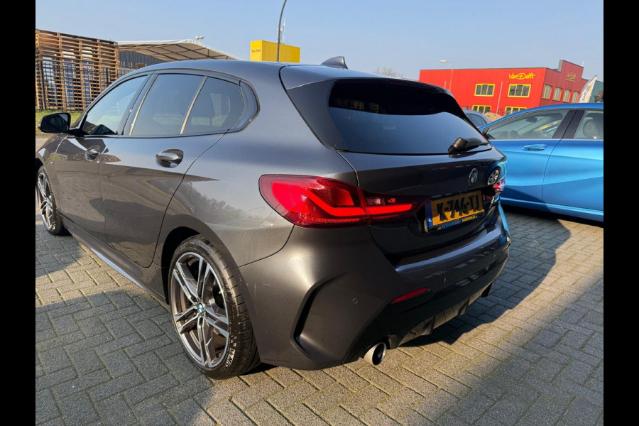 BMW 1-serie 116d Executive | 1E EIGENAAR | 3/6/12MND GARANTIE | AUTOMAAT | LED | CARPLAY | SFEERVERLICHTING | CRUISE | AIRCO |