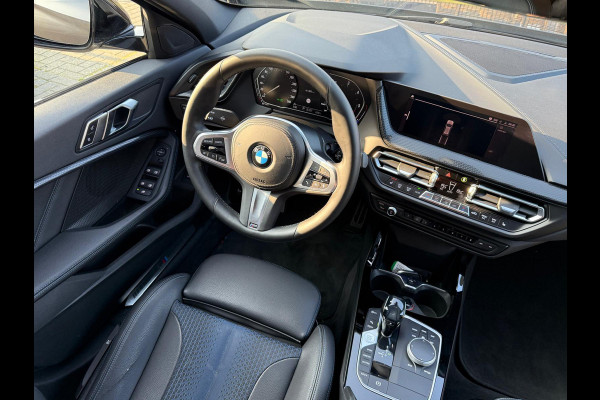 BMW 1-serie 116d Executive | 1E EIGENAAR | 3/6/12MND GARANTIE | AUTOMAAT | LED | CARPLAY | SFEERVERLICHTING | CRUISE | AIRCO |