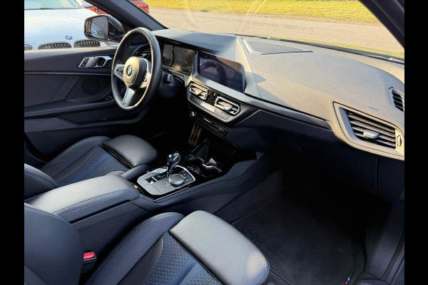 BMW 1-serie 116d Executive | 1E EIGENAAR | 3/6/12MND GARANTIE | AUTOMAAT | LED | CARPLAY | SFEERVERLICHTING | CRUISE | AIRCO |