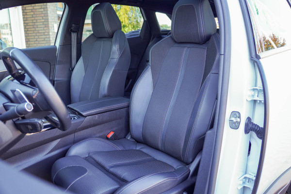 Peugeot 3008 1.6 HYbrid 225 GT |  Panoramadak | Trekhaak | SoH 96%