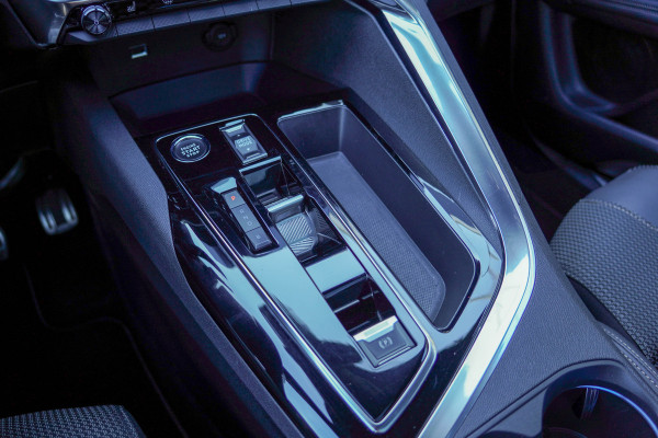 Peugeot 3008 1.6 HYbrid 225 GT |  Panoramadak | Trekhaak | SoH 96%
