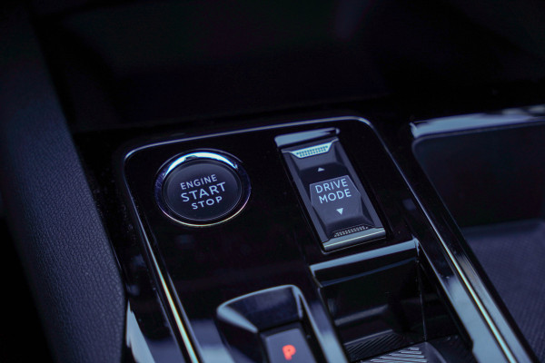 Peugeot 3008 1.6 HYbrid 225 GT |  Panoramadak | Trekhaak | SoH 96%
