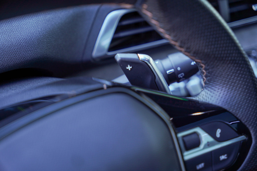 Peugeot 3008 1.6 HYbrid 225 GT |  Panoramadak | Trekhaak | SoH 96%