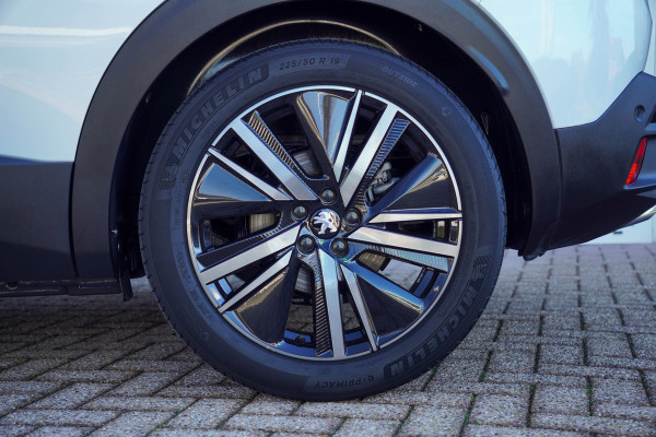 Peugeot 3008 1.6 HYbrid 225 GT |  Panoramadak | Trekhaak | SoH 96%