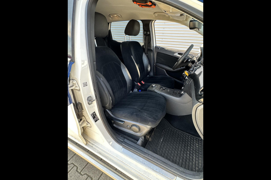 Mercedes-Benz B-Klasse 220 d Ambition automaat