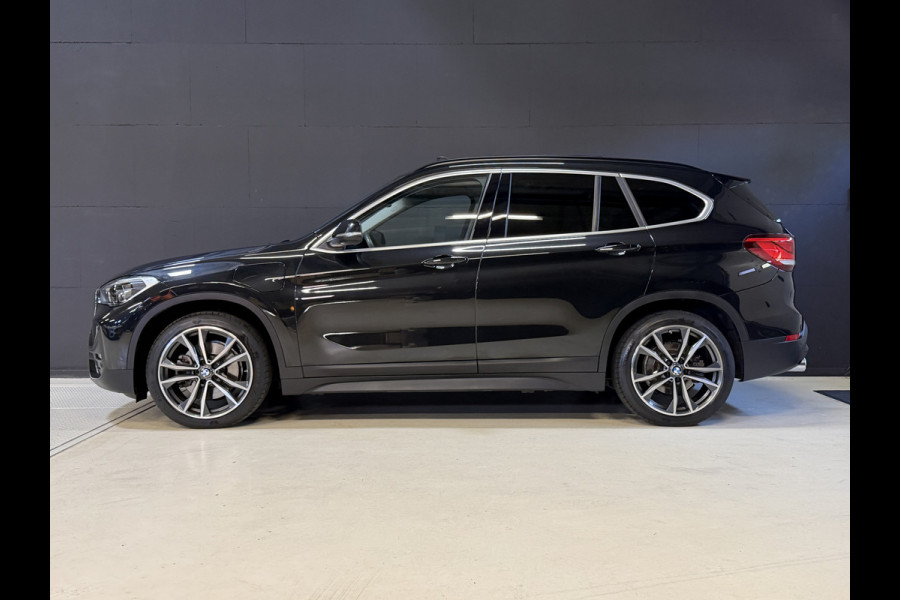 BMW X1 xDrive25e Executive | Pano | Head-up | Leder | M-stuur + velgen | Camera | Full LED | Dealer onderhouden
