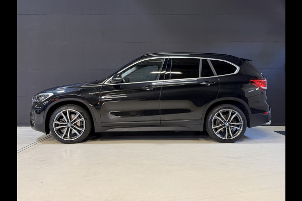 BMW X1 xDrive25e Executive | Pano | Head-up | Leder | M-stuur + velgen | Camera | Full LED | Dealer onderhouden