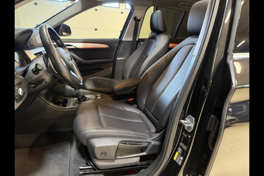 BMW X1 xDrive25e Executive | Pano | Head-up | Leder | M-stuur + velgen | Camera | Full LED | Dealer onderhouden