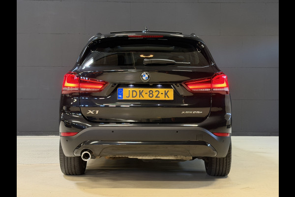 BMW X1 xDrive25e Executive | Pano | Head-up | Leder | M-stuur + velgen | Camera | Full LED | Dealer onderhouden