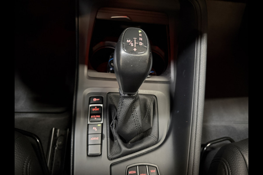 BMW X1 xDrive25e Executive | Pano | Head-up | Leder | M-stuur + velgen | Camera | Full LED | Dealer onderhouden