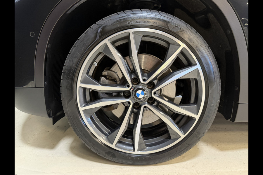 BMW X1 xDrive25e Executive | Pano | Head-up | Leder | M-stuur + velgen | Camera | Full LED | Dealer onderhouden