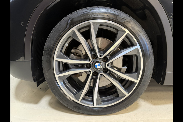 BMW X1 xDrive25e Executive | Pano | Head-up | Leder | M-stuur + velgen | Camera | Full LED | Dealer onderhouden