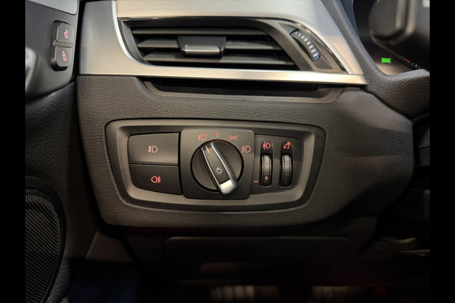 BMW X1 xDrive25e Executive | Pano | Head-up | Leder | M-stuur + velgen | Camera | Full LED | Dealer onderhouden