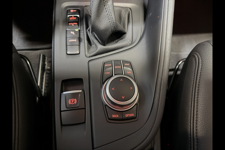 BMW X1 xDrive25e Executive | Pano | Head-up | Leder | M-stuur + velgen | Camera | Full LED | Dealer onderhouden