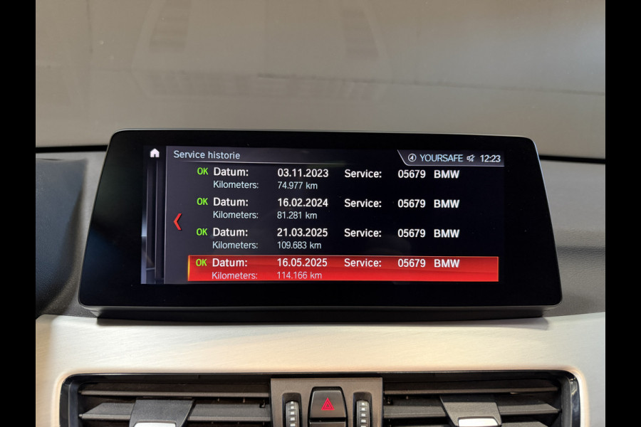 BMW X1 xDrive25e Executive | Pano | Head-up | Leder | M-stuur + velgen | Camera | Full LED | Dealer onderhouden