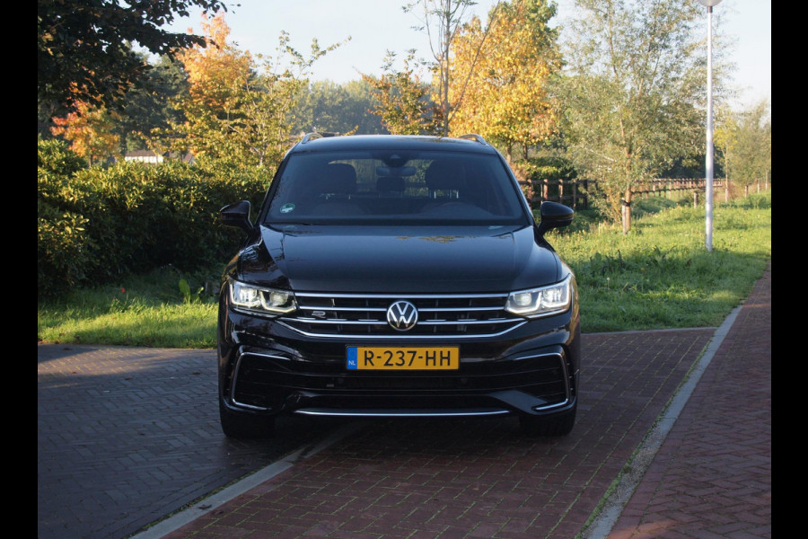 Volkswagen Tiguan 1.4 TSI eHybrid R-Line Business+ | Trekhaak | Apple Carplay | Sfeerverlichting | ACC | Virtual Cockpit | NL-Auto |