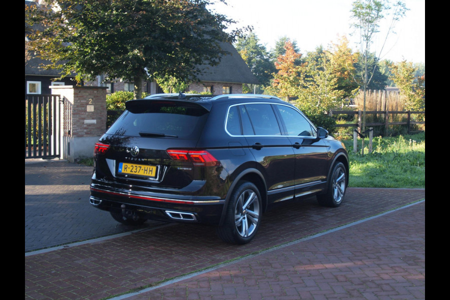 Volkswagen Tiguan 1.4 TSI eHybrid R-Line Business+ | Trekhaak | Apple Carplay | Sfeerverlichting | ACC | Virtual Cockpit | NL-Auto |