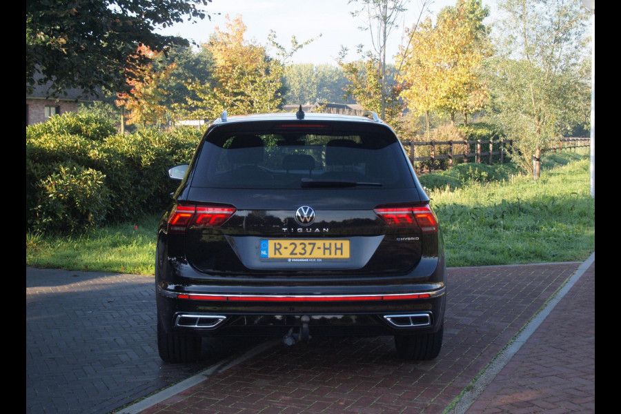 Volkswagen Tiguan 1.4 TSI eHybrid R-Line Business+ | Trekhaak | Apple Carplay | Sfeerverlichting | ACC | Virtual Cockpit | NL-Auto |