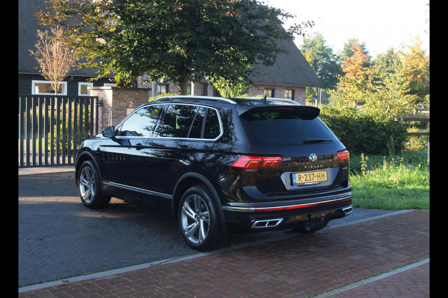 Volkswagen Tiguan 1.4 TSI eHybrid R-Line Business+ | Trekhaak | Apple Carplay | Sfeerverlichting | ACC | Virtual Cockpit | NL-Auto |