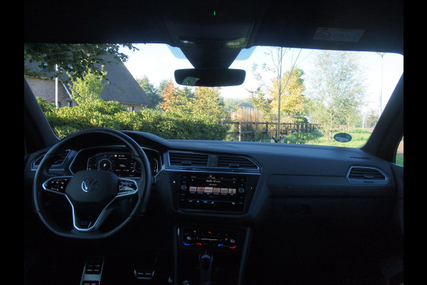 Volkswagen Tiguan 1.4 TSI eHybrid R-Line Business+ | Trekhaak | Apple Carplay | Sfeerverlichting | ACC | Virtual Cockpit | NL-Auto |