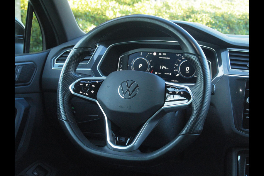 Volkswagen Tiguan 1.4 TSI eHybrid R-Line Business+ | Trekhaak | Apple Carplay | Sfeerverlichting | ACC | Virtual Cockpit | NL-Auto |